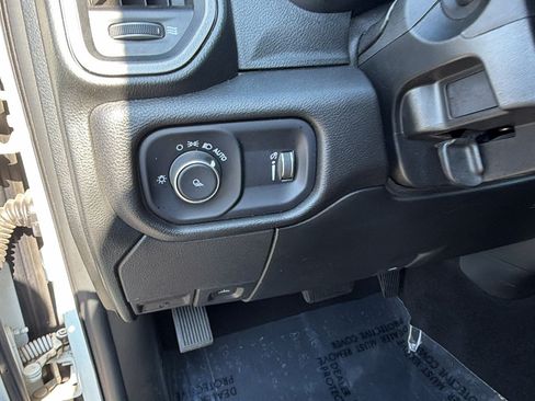Used 2024 RAM 2500 Tradesman w/ Chrome Appearance Group AWD/4WD image 25