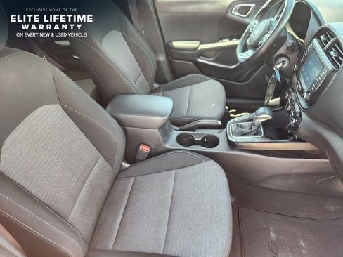 Used 2020 Kia Soul GT-Line FWD image 13