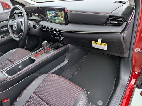 Certified 2025 Nissan Kicks SR AWD/4WD image 26
