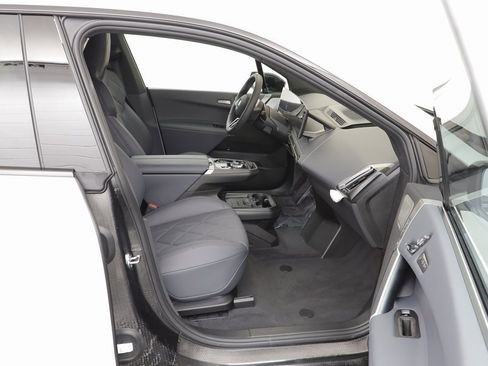 New 2026 BMW iX M70 image 22