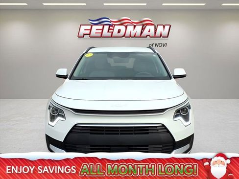 Used 2024 Kia Niro EX image 9