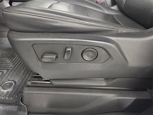 Used 2024 Chevrolet Silverado 2500 LTZ w/ LTZ Convenience Package image 39