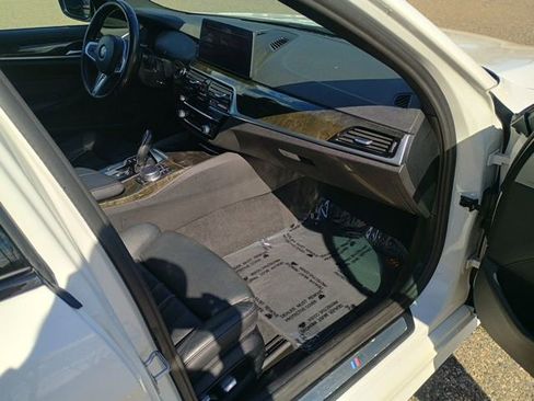 Used 2021 BMW 540i xDrive w/ M Sport Package image 14