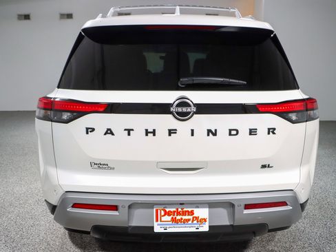 Used 2023 Nissan Pathfinder SL w/ Lighting Package (N92) image 8