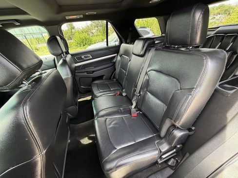 Used 2016 Ford Explorer XLT w/ Equipment Group 202A AWD/4WD image 16