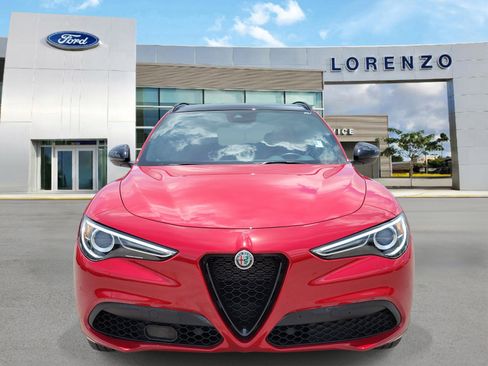 Used 2022 Alfa Romeo Stelvio Veloce AWD/4WD image 2