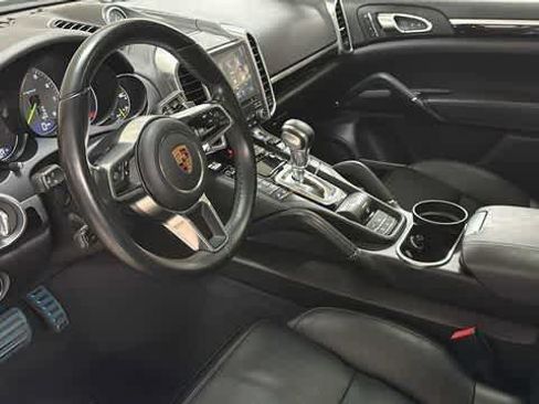 Used 2017 Porsche Cayenne S AWD/4WD image 25