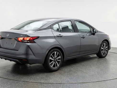 Used 2025 Nissan Versa SV image 9