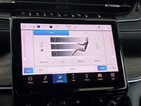 Used 2023 Jeep Grand Cherokee L Limited w/ Black Appearance Package image 18