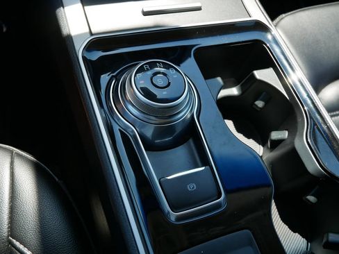 Used 2020 Ford Edge SEL w/ Convenience Package AWD/4WD image 22
