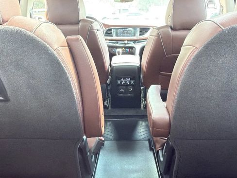 Used 2019 Buick Enclave Avenir FWD image 13