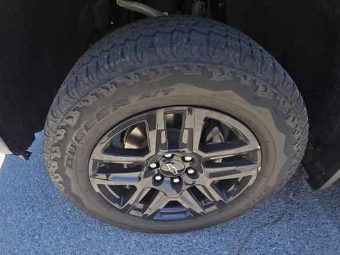 Used 2024 Chevrolet Silverado 1500 Custom Trail Boss AWD/4WD image 25
