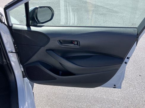 Used 2025 Toyota Corolla LE image 29