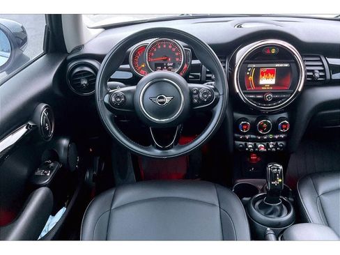 Used 2020 MINI Cooper 2-Door Hardtop image 6