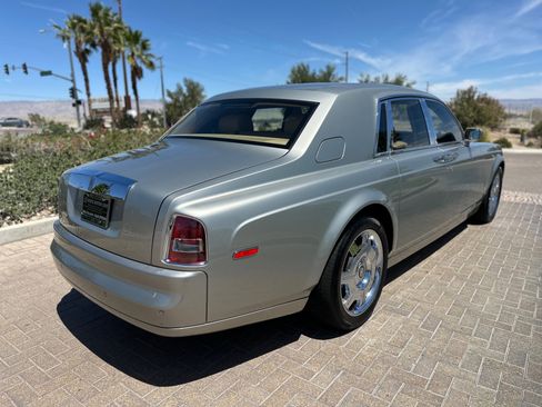 Used 2006 Rolls-Royce Phantom Sedan RWD image 17