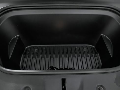 Used 2023 Tesla Model Y Long Range image 14