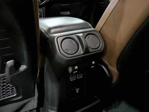 Used 2022 Jeep Wrangler Unlimited Rubicon w/ Cold Weather Group image 30