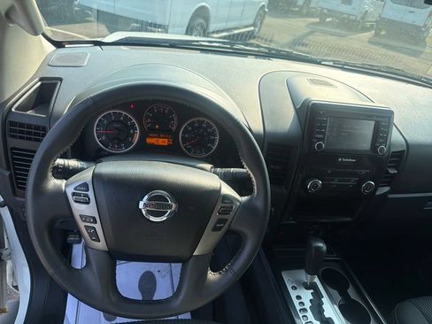 Used 2015 Nissan Titan SV w/ SV Value Truck Package AWD/4WD image 21