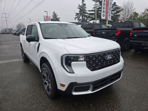 New 2026 Ford Maverick Lariat w/ 4K Tow Package AWD/4WD image 3