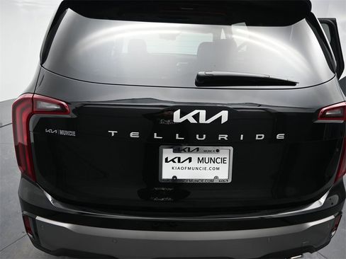 New 2025 Kia Telluride S image 9