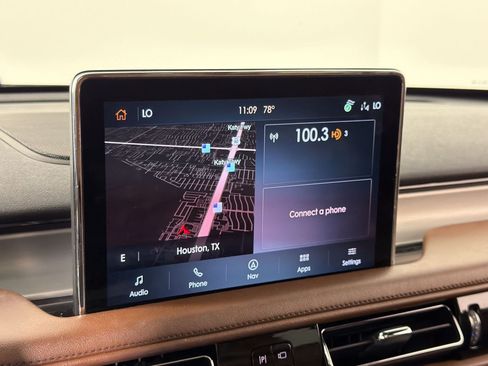 Used 2022 Lincoln Aviator Reserve w/ Equipment Group 201A AWD/4WD image 17