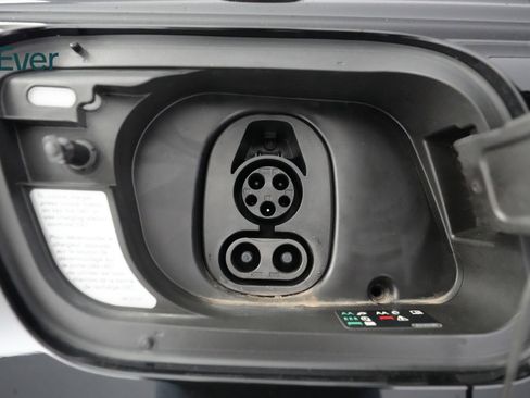 Used 2023 Audi Q4 e-tron Prestige w/ Black Optic Package image 10