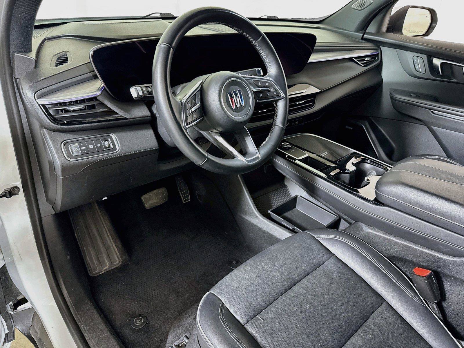 Used 2025 Buick Enclave Preferred FWD image 7