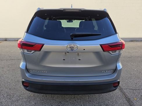 Used 2017 Toyota Highlander XLE image 4