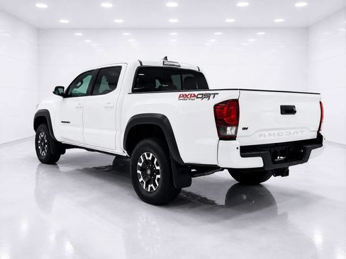 Used 2016 Toyota Tacoma TRD Off-Road w/ Premium & Technology Package AWD/4WD image 3