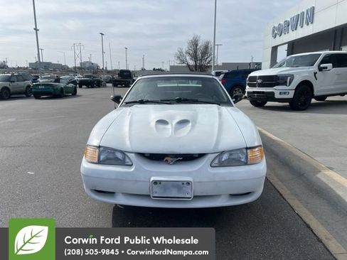 Used 1994 Ford Mustang GT image 2