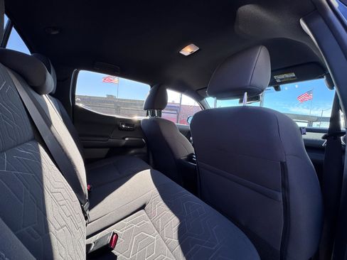 Used 2017 Toyota Tacoma TRD Off-Road image 31