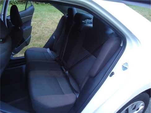 Used 2019 Toyota Corolla LE FWD image 12