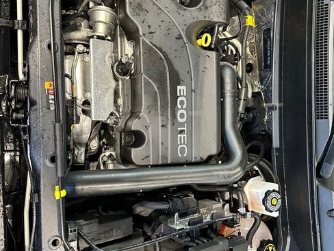 Used 2022 Chevrolet Equinox LT image 11