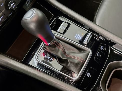 Used 2025 Jeep Compass Trailhawk AWD/4WD image 25