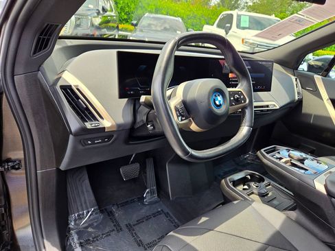 Used 2024 BMW iX xDrive50 w/ Sport Package AWD/4WD image 26