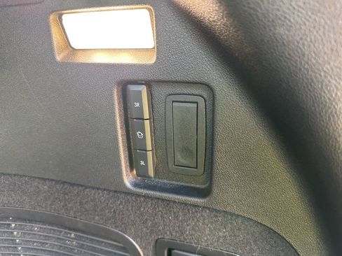 Used 2020 Lincoln Aviator Reserve w/ Equipment Group 202A image 9