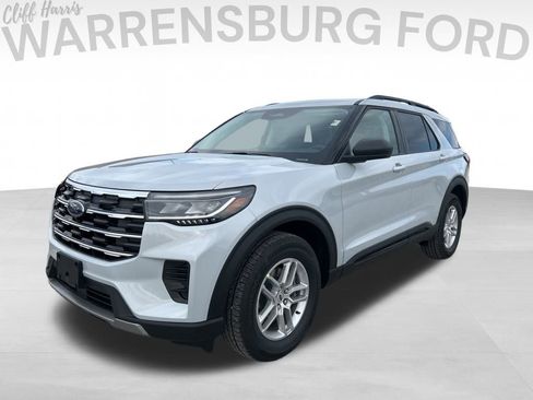 New 2026 Ford Explorer Active image 3