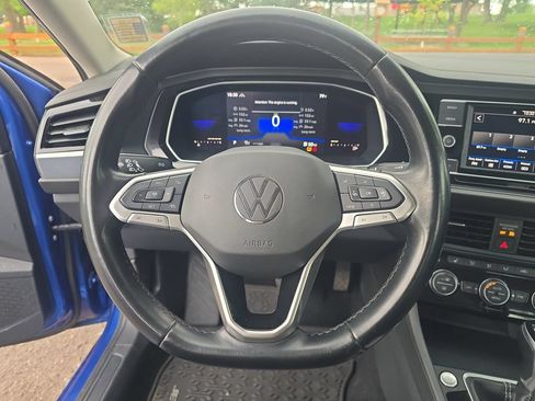Used 2022 Volkswagen Jetta SE FWD image 15