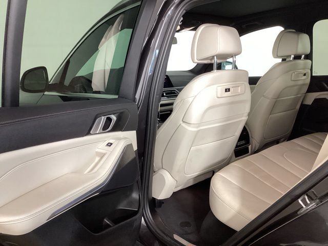 Used 2022 BMW X5 xDrive40i w/ Luxury Seating Package AWD/4WD image 26