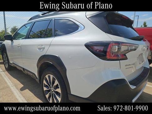 Used 2025 Subaru Outback Limited w/ Tech Package 2 AWD/4WD image 3