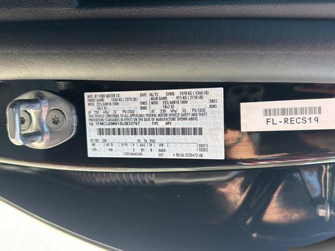 Used 2025 Ford Escape ST-Line FWD image 29