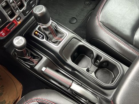 Used 2019 Jeep Wrangler Unlimited Rubicon w/ Dual Top Group image 20