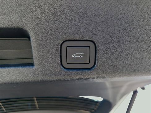 New 2026 Chevrolet Traverse LT w/ Driver Confidence Package image 11