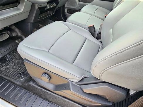 New 2026 Ford F250 XL w/ XL Chrome Package image 4