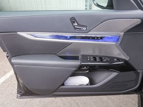 Certified 2025 BMW 740i RWD image 17