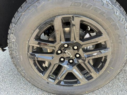 New 2026 Chevrolet Silverado 1500 LT Trail Boss w/ Convenience Package II AWD/4WD image 9