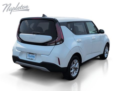 Used 2024 Kia Soul LX w/ Option Group 015 FWD image 6