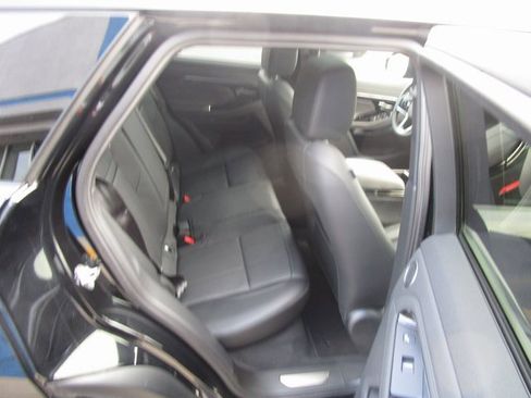Used 2021 Land Rover Range Rover Evoque R-Dynamic SE image 26