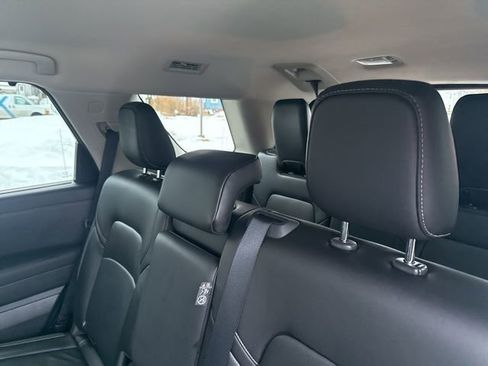 Used 2025 Nissan Pathfinder SL image 15