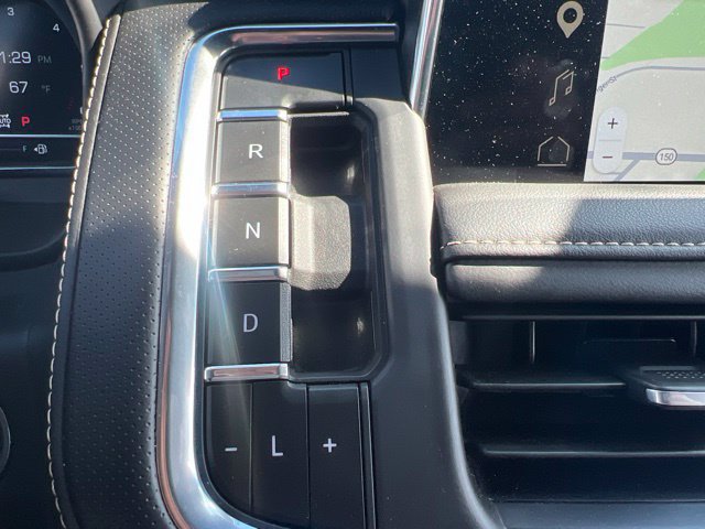 Used 2023 GMC Yukon XL SLT w/ SLT Premium Package AWD/4WD image 36
